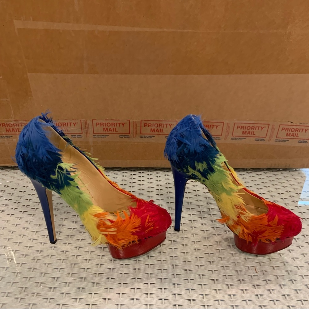 Charlotte Olympia rainbow red yellow green blue orange pride feather pump sz 38